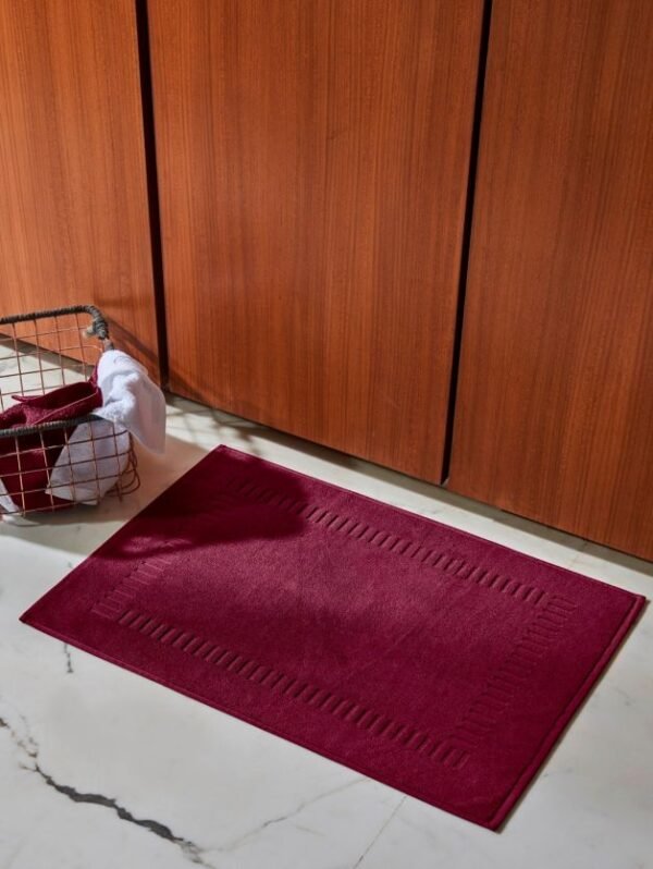Prism Burdeos Bath Mat