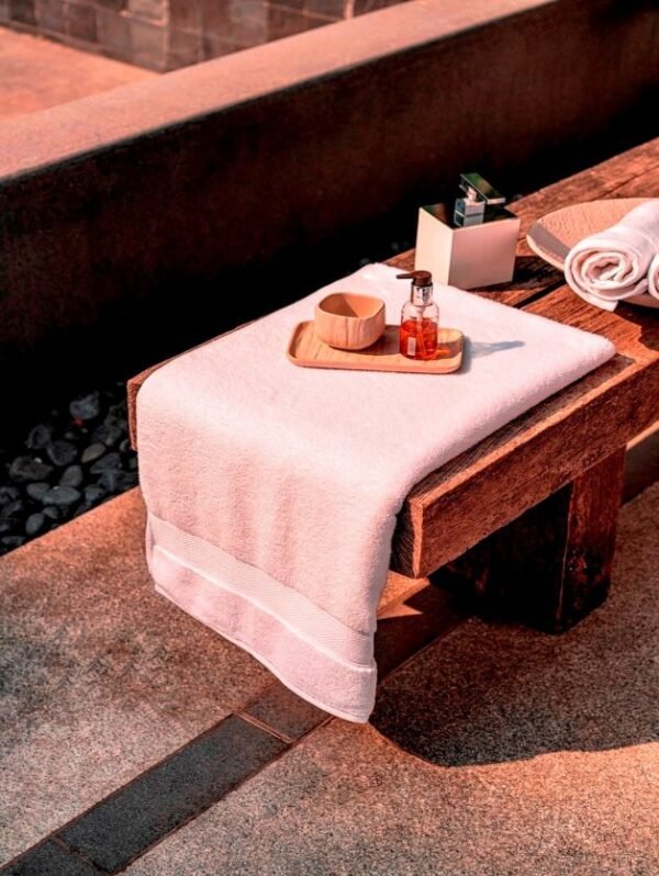Crest White Bath Towel