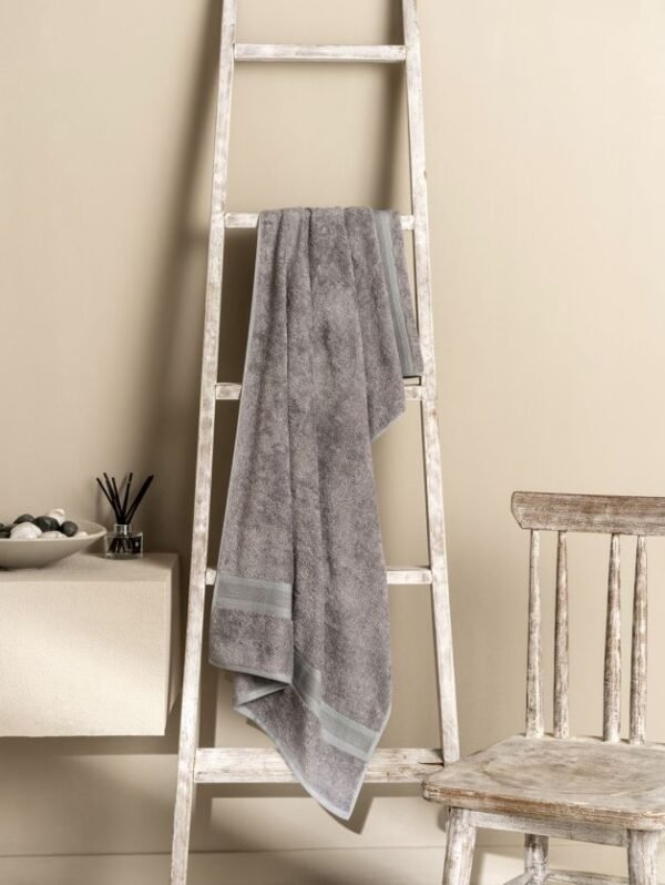 Grey Towel - 650gsm - Image 2