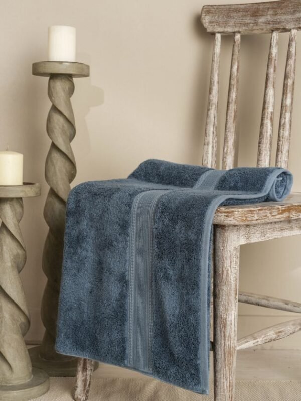 Navy Blue Towel - 650gsm - Image 2